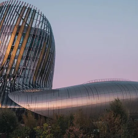Bateau Cocoon Au Bassin Des Lumieres Bordeaux