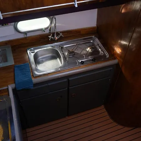 Botel Bateau Cocoon Au Bassin Des Lumieres *