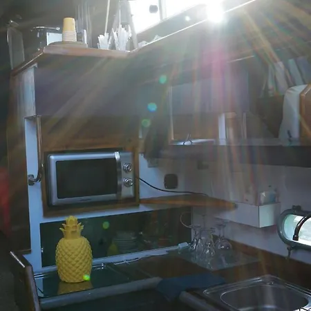 Bateau Cocoon Au Bassin Des Lumieres Botel *